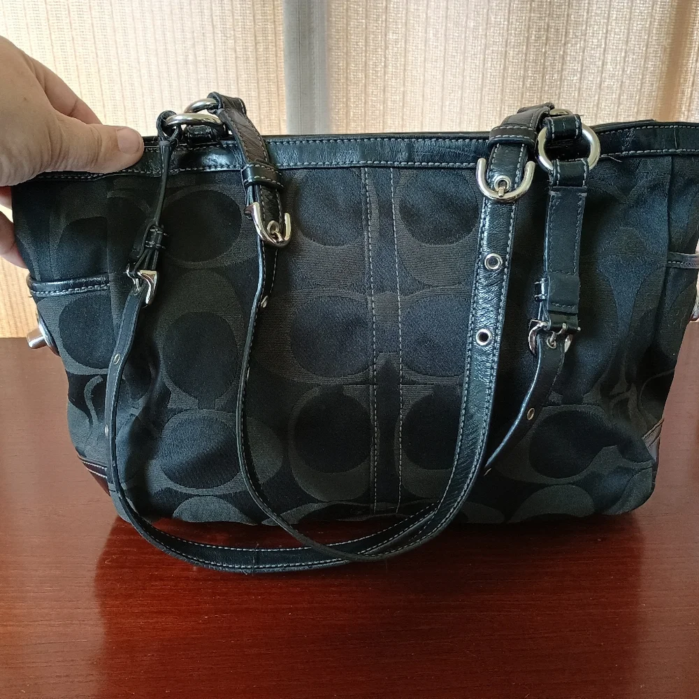 Coach Signature Black East/West Gallery Pleated Tote